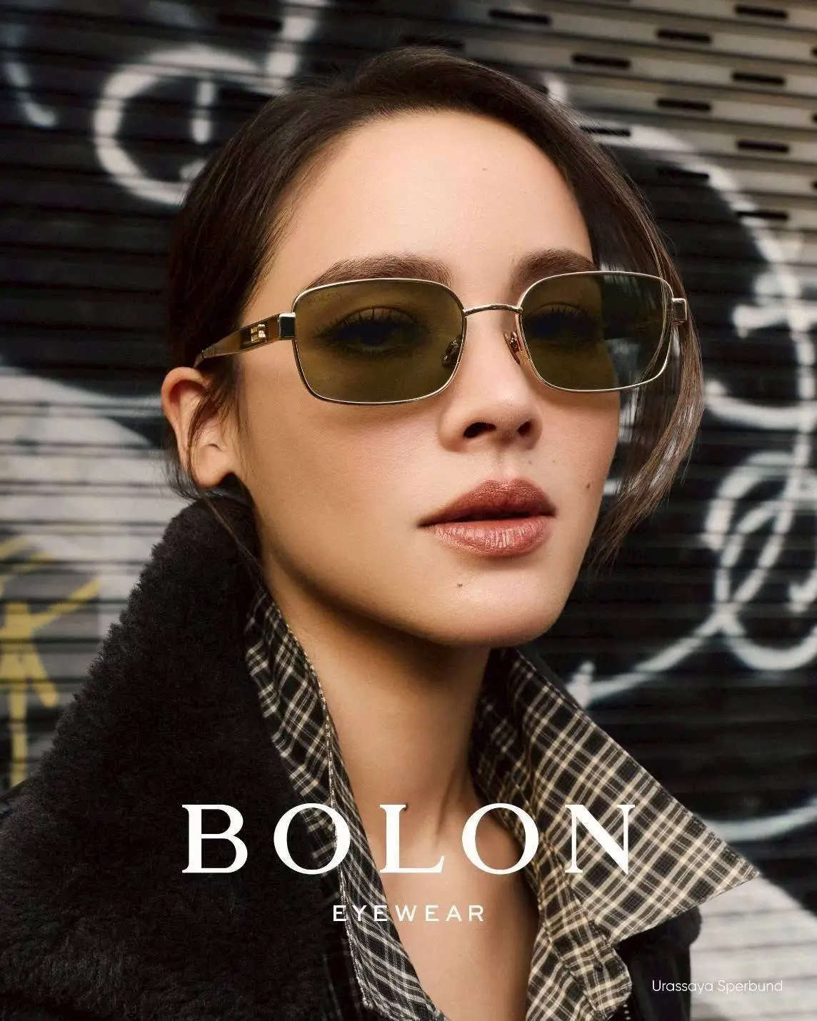 อุรัสยา เสปอร์บันด์ (Yaya) สวมแว่นกันแดด BOLON ในแคมเปญอย่างเป็นทางการ